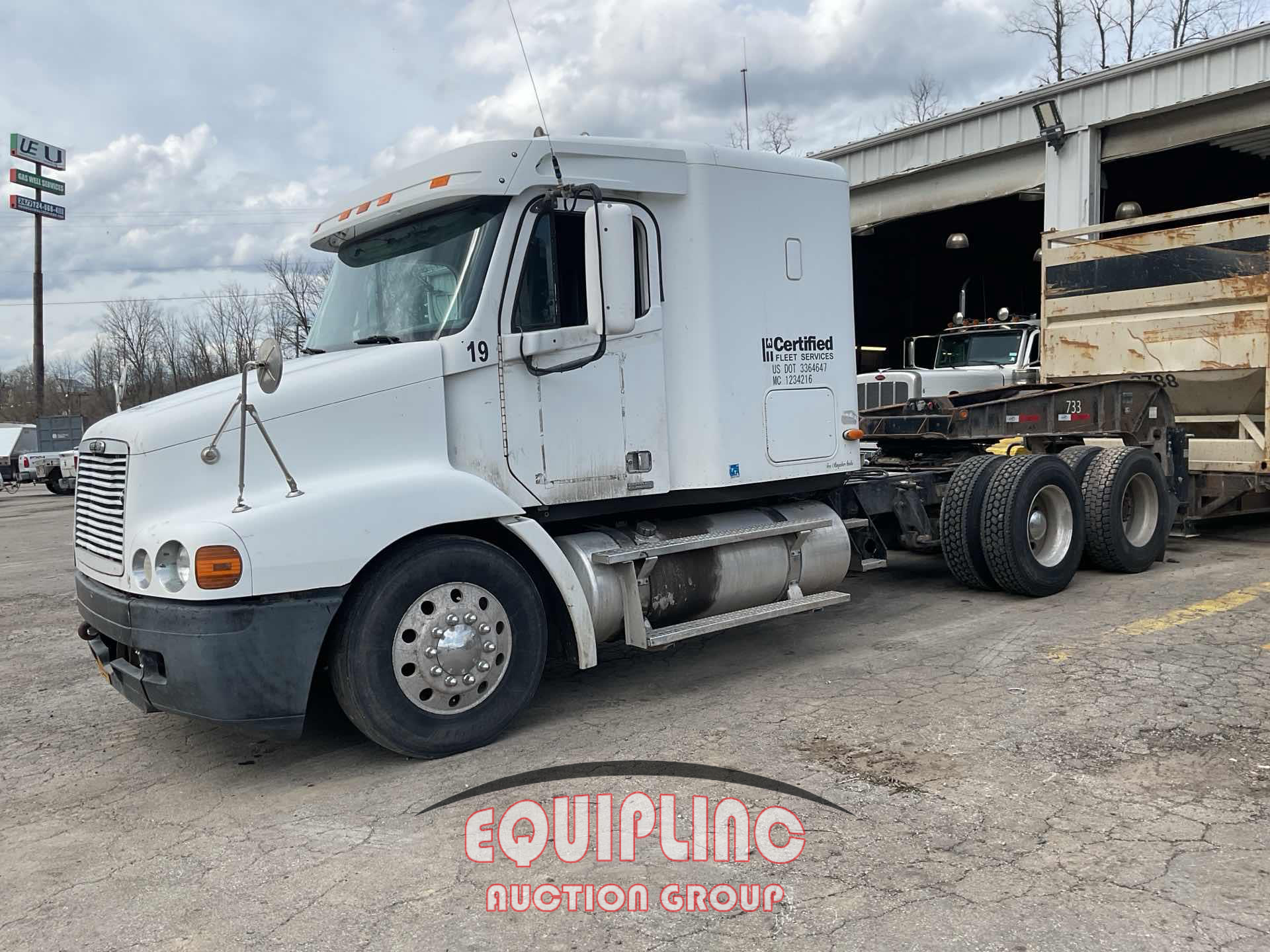 2003 Freightliner CST112