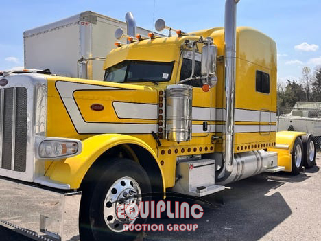 2014 Peterbilt 389 6X4 T/A GLIDER SLEEPER TRU