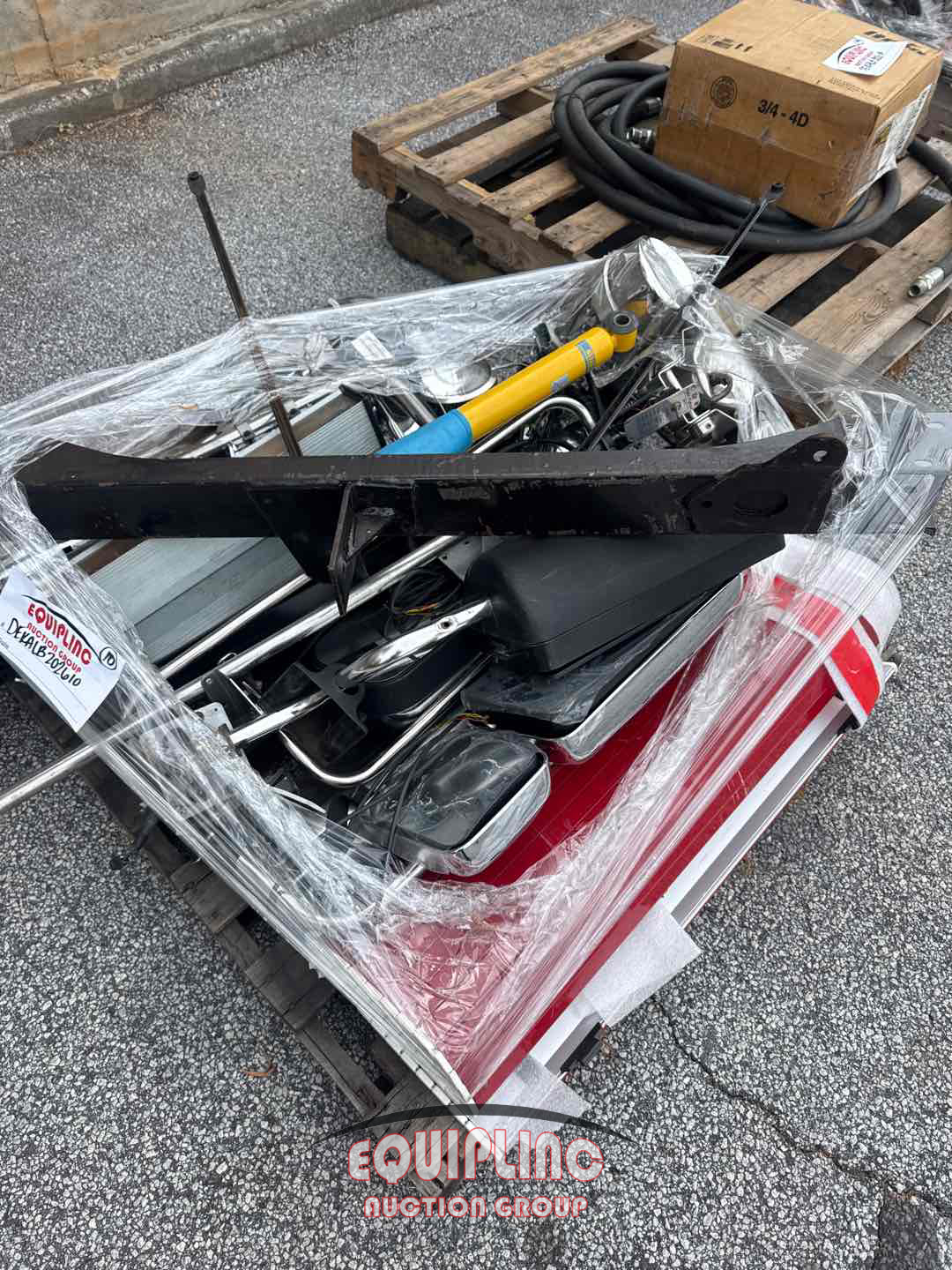 1950 Miscellaneous light/PARTS 4PALLETS OF MISC PARTS/LIGHTS