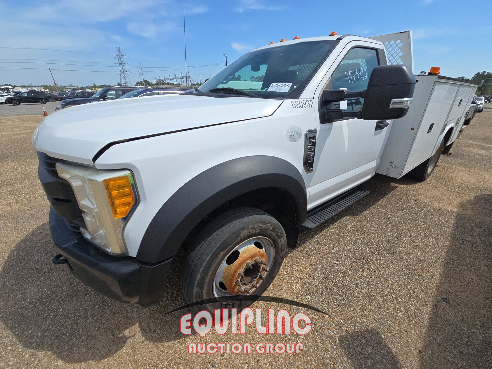 2017 Ford F550 4X2 S/A SERVICE BODY TRUC