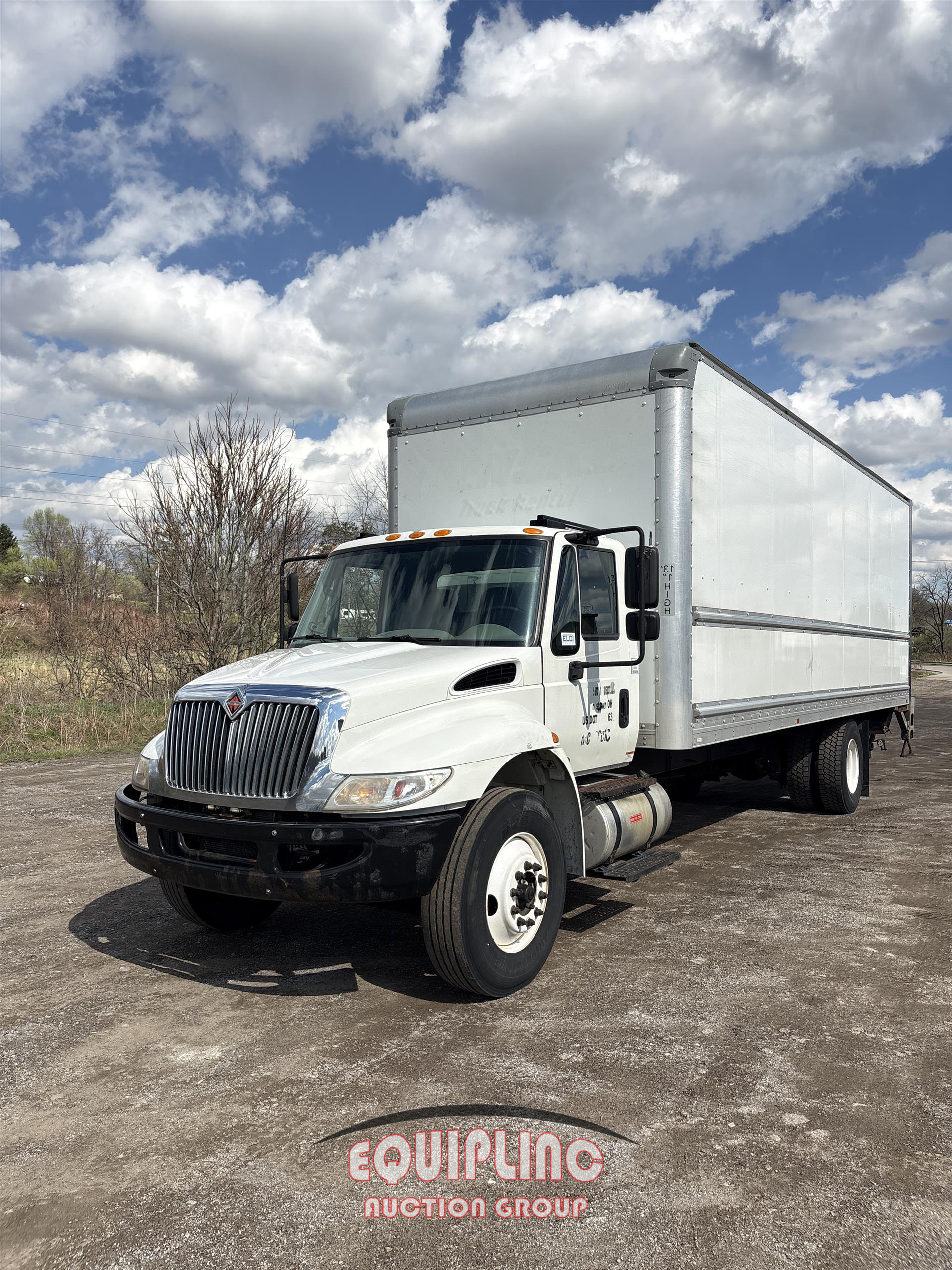 2018 International 4300 4X2 S/A 26FT BOX TRUCK
