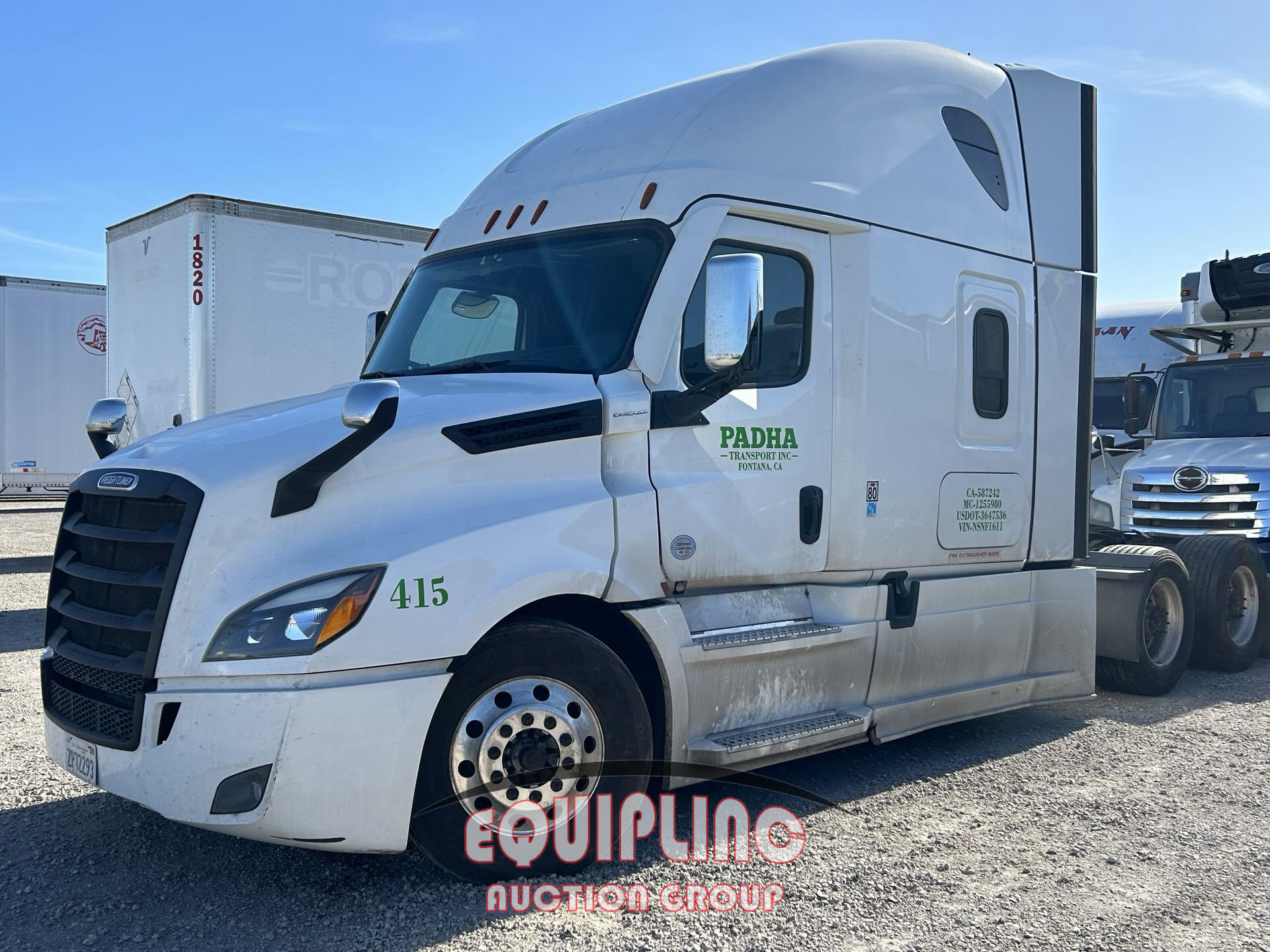 2022 Freightliner CASCADIA 6X4 T/A SLEEPER TRUCK