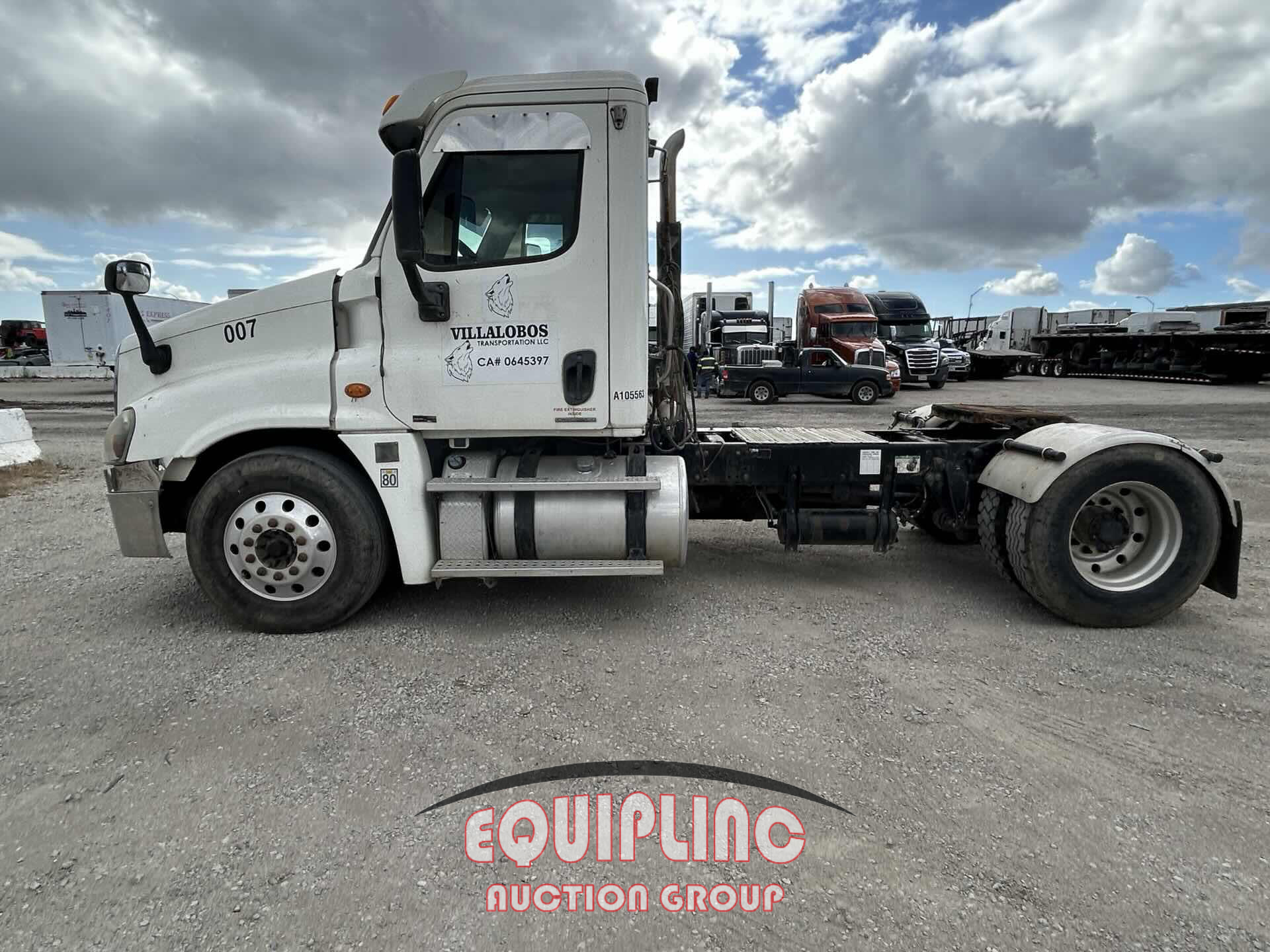 2012 Freightliner CASCADIA 4X2 S/A DAY CAB TRUCK