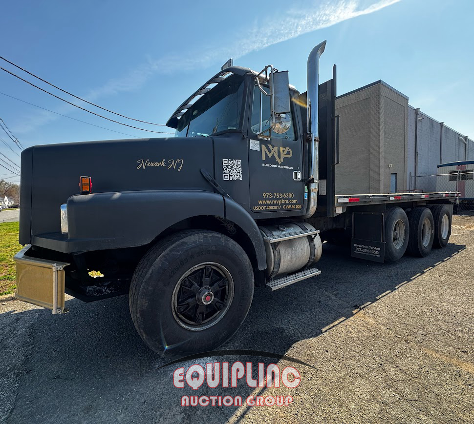 2000 Volvo WG TRI/AXLE FLATBED DUMP TRUCK