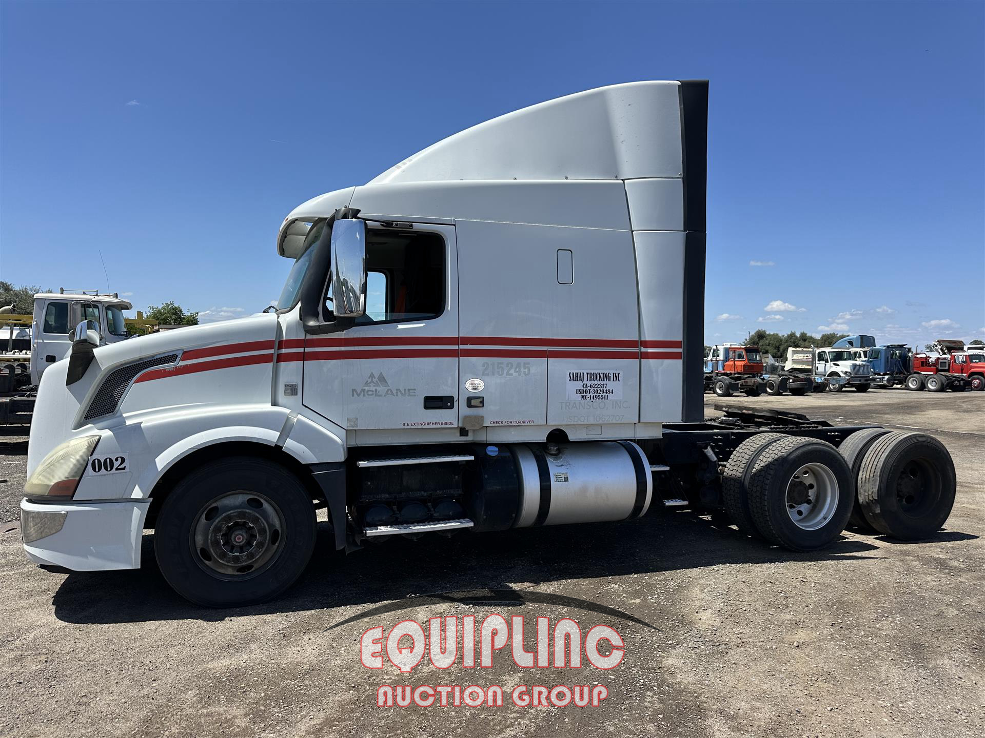 2016 Volvo VNL 6X4 T/A SLEEPER TRUCK TRAC