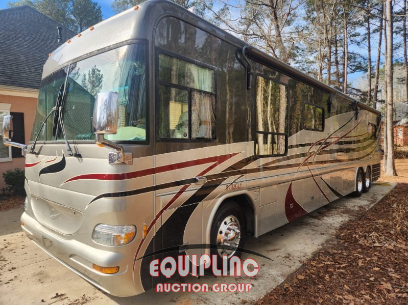 2004 COUNTRY CO INTRIGUE T/A MOTORCOACH