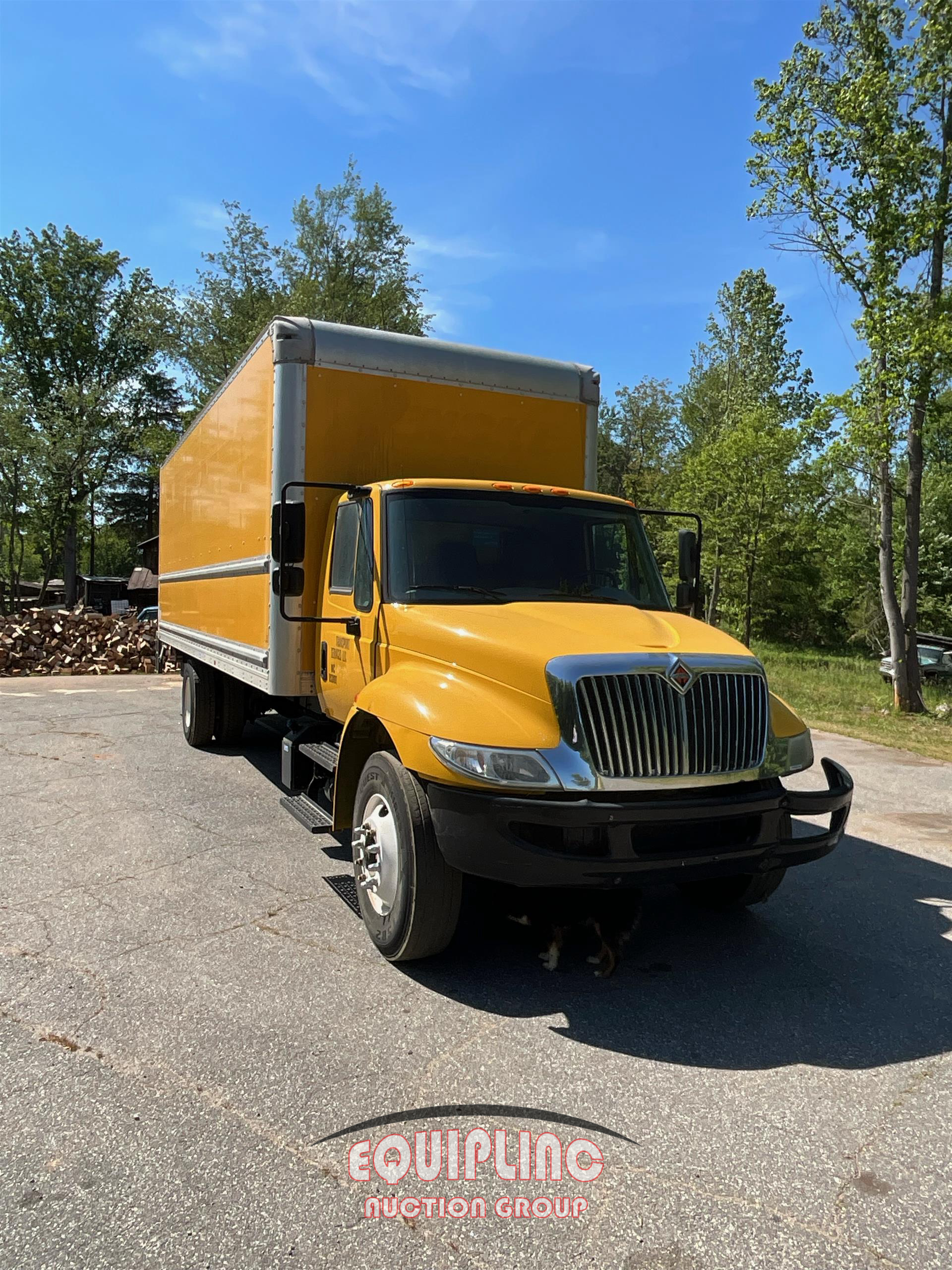 2019 International 4300 4X2 26FT BOX TRUCK