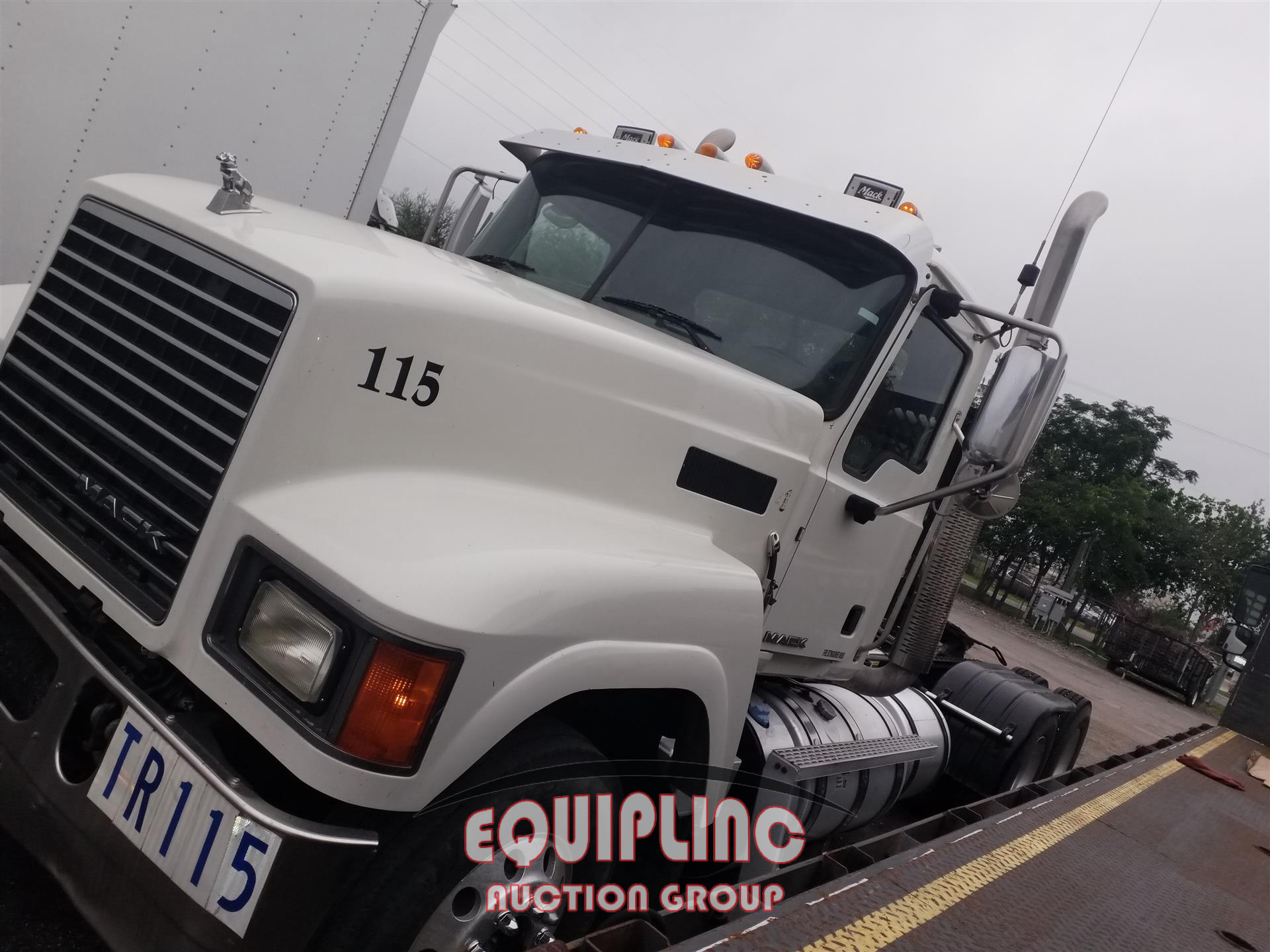 2015 Mack CHU613 6X4 T/A DAY CAB TRUCK T