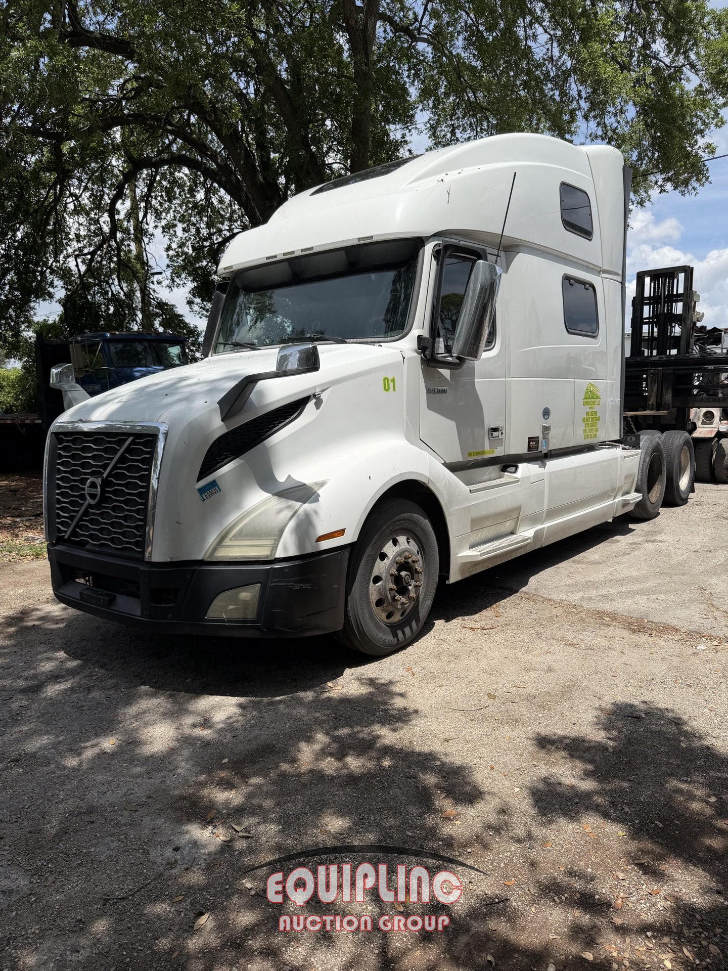 2018 Volvo VNL 860 6X4 T/A SLEEPER TRUCK 