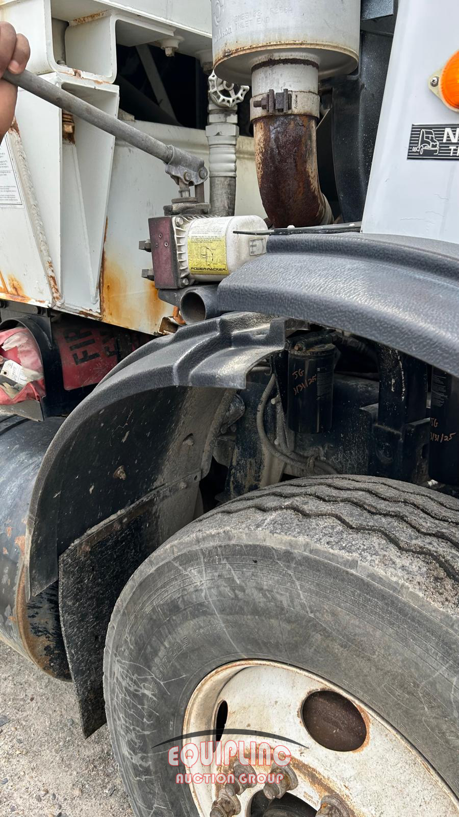 2004 Mack MR