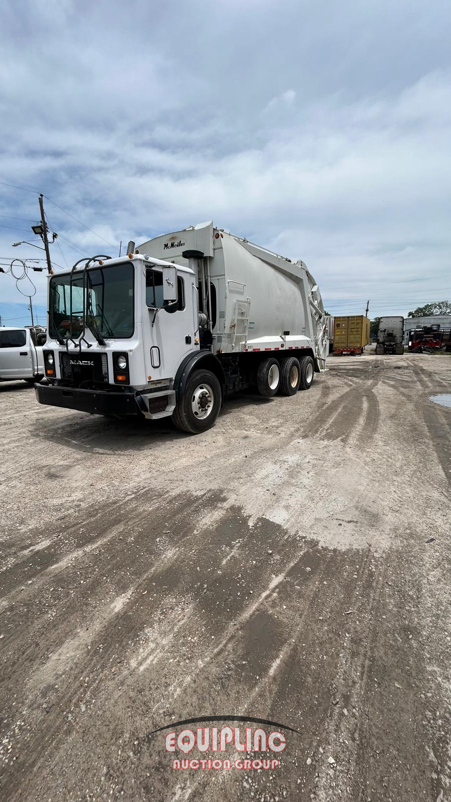 2004 Mack MR