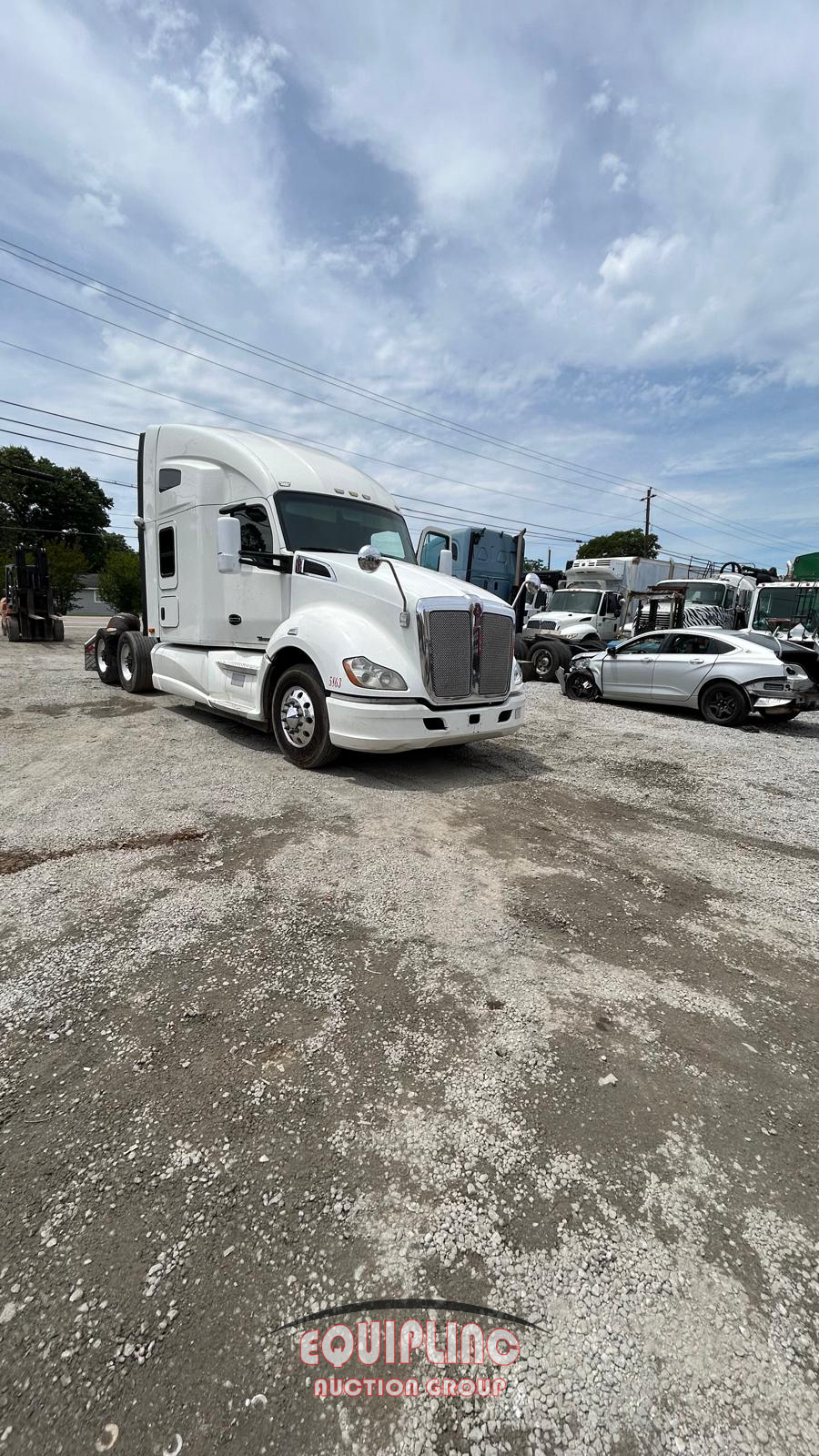 2014 Kenworth T680 6X4 T/A SLEEPER TRUCK TRA