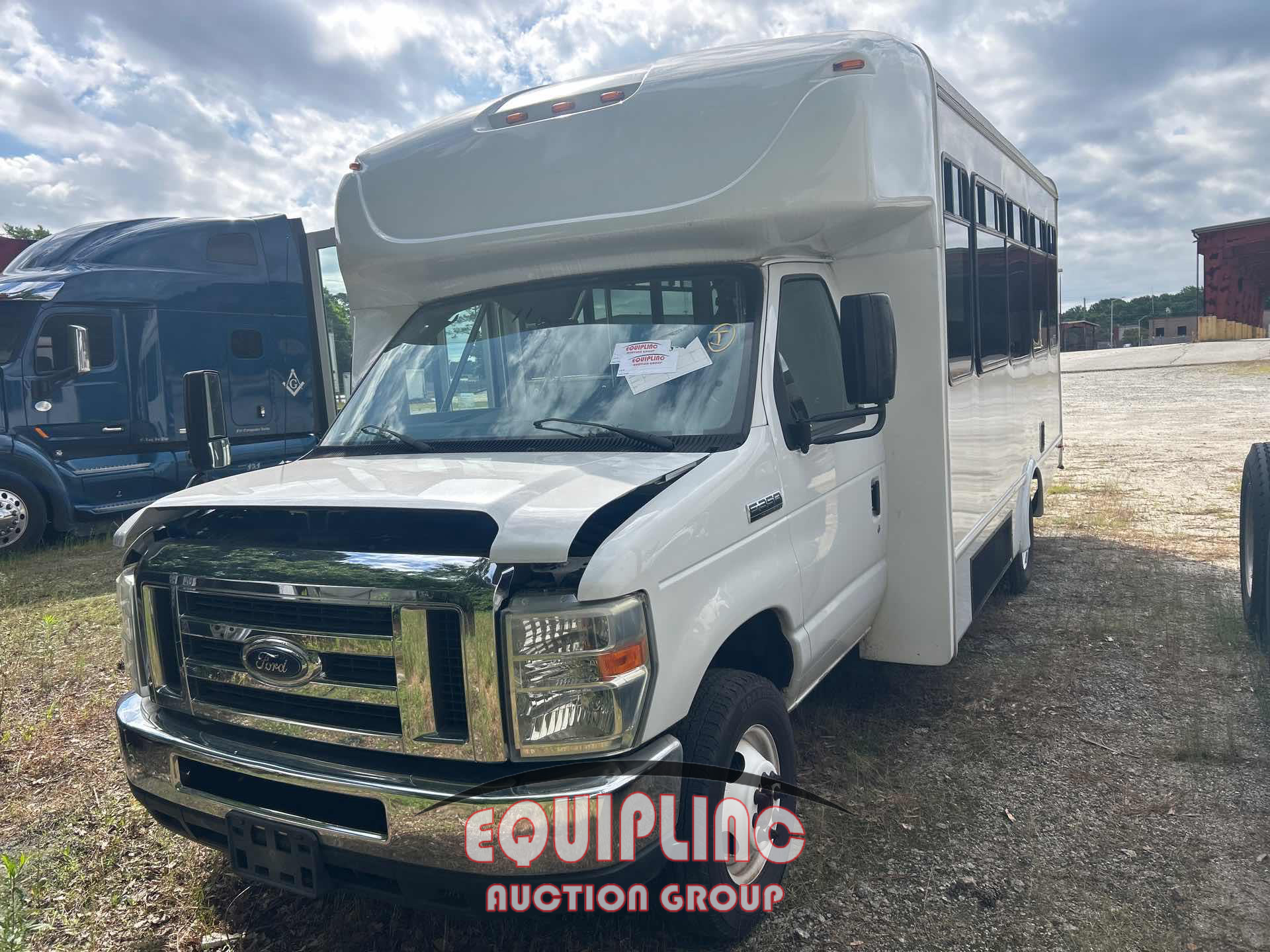 2017 Ford E-350