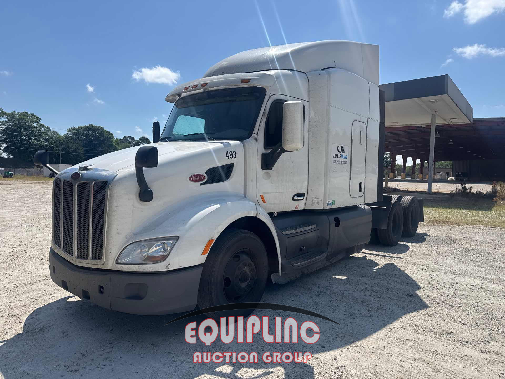 2018 Peterbilt 579 6X4 T/A MID ROOF SLEEPER T