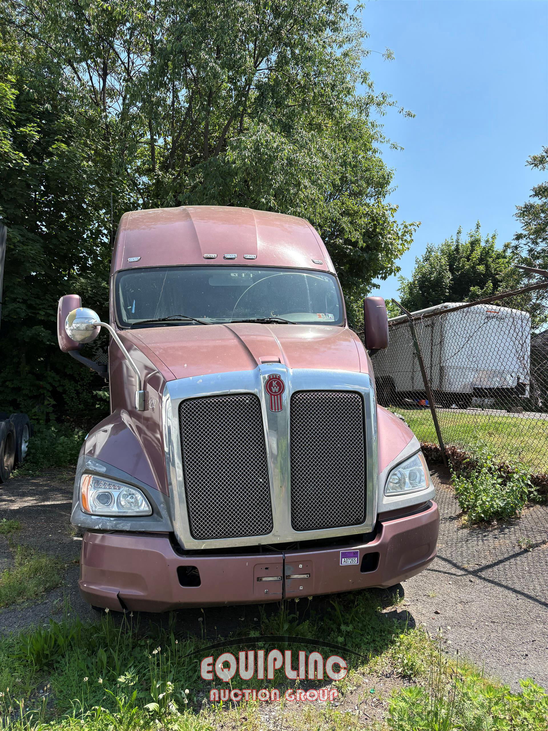 2016 Kenworth T700 6X4 T/A SLEEPER TRUCK TRA