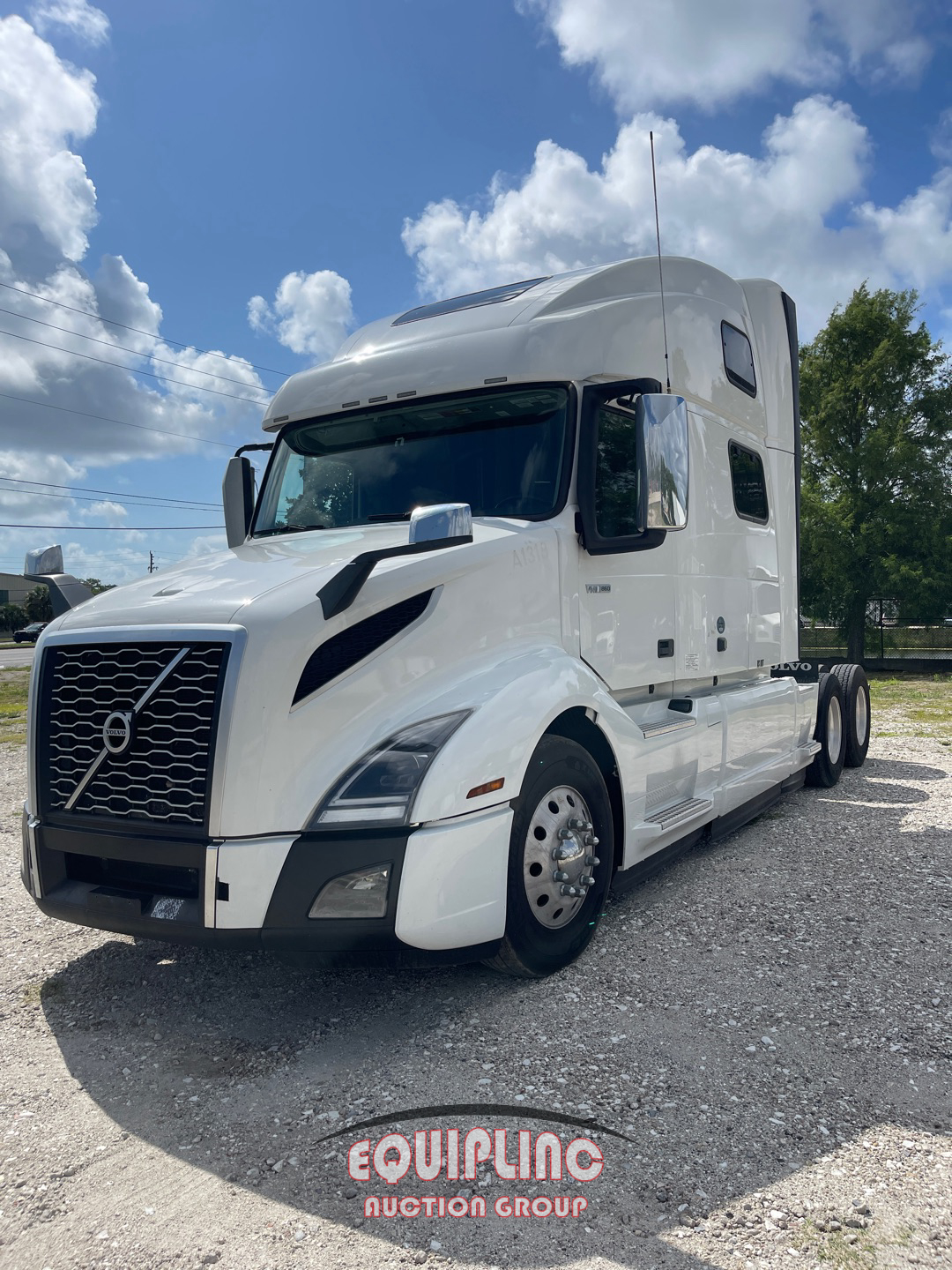 2023 VOLVO TRUCK VNL