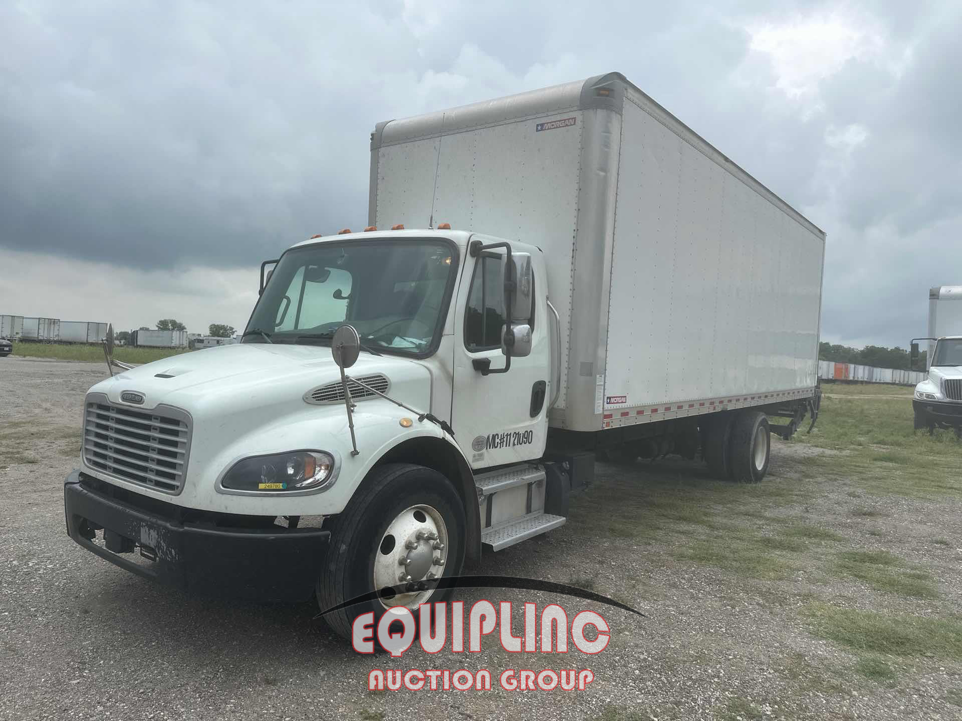 2020 Freightliner M2 4X2 S/A 26FT NON CDL BOX TR
