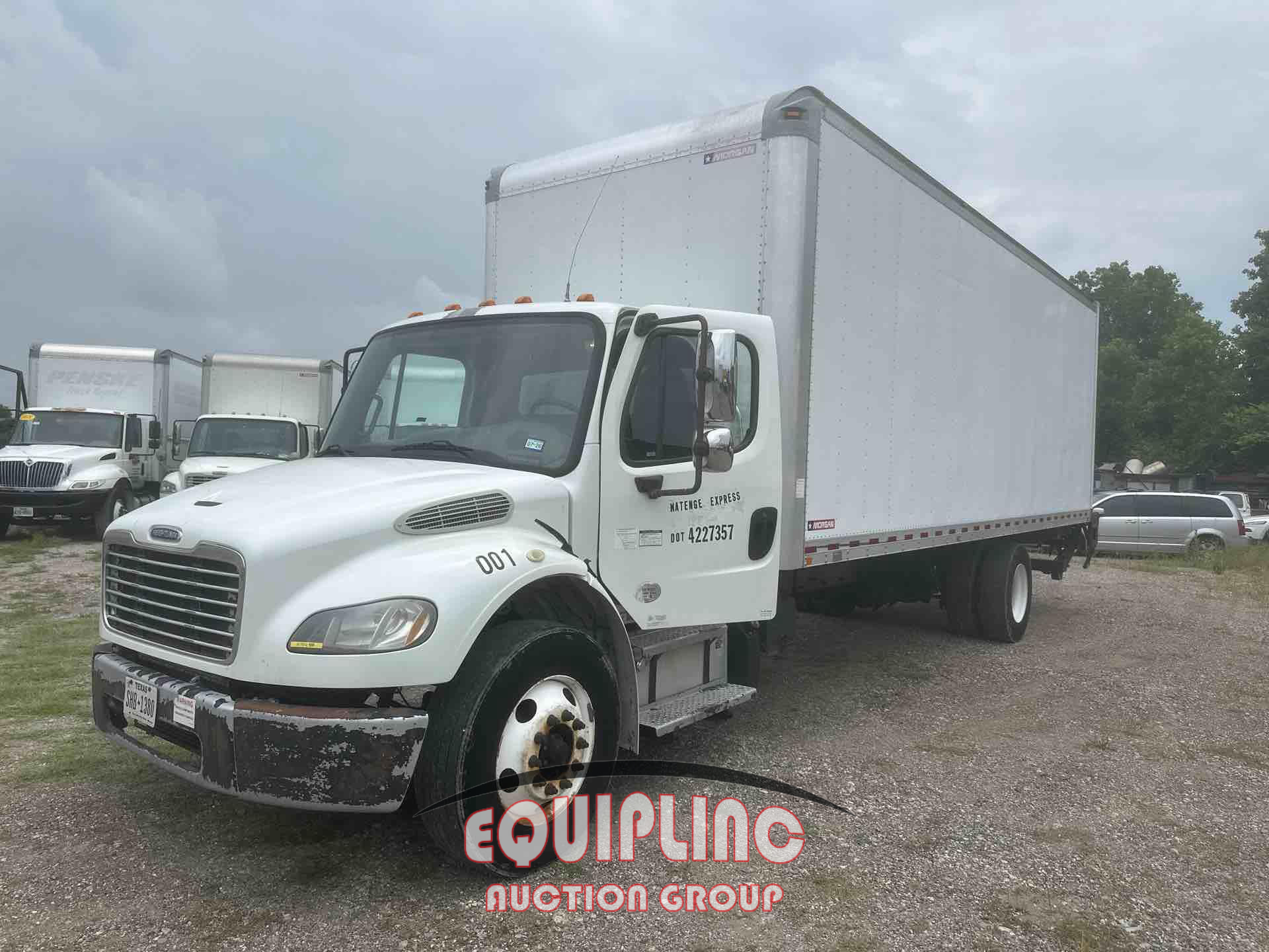 2017 Freightliner M2 4X2 S/A 26FT NON CDL BOX TR