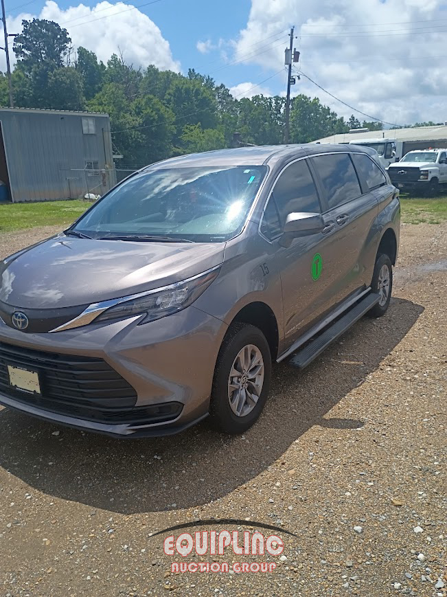 2024 TOYOTA SIENNA