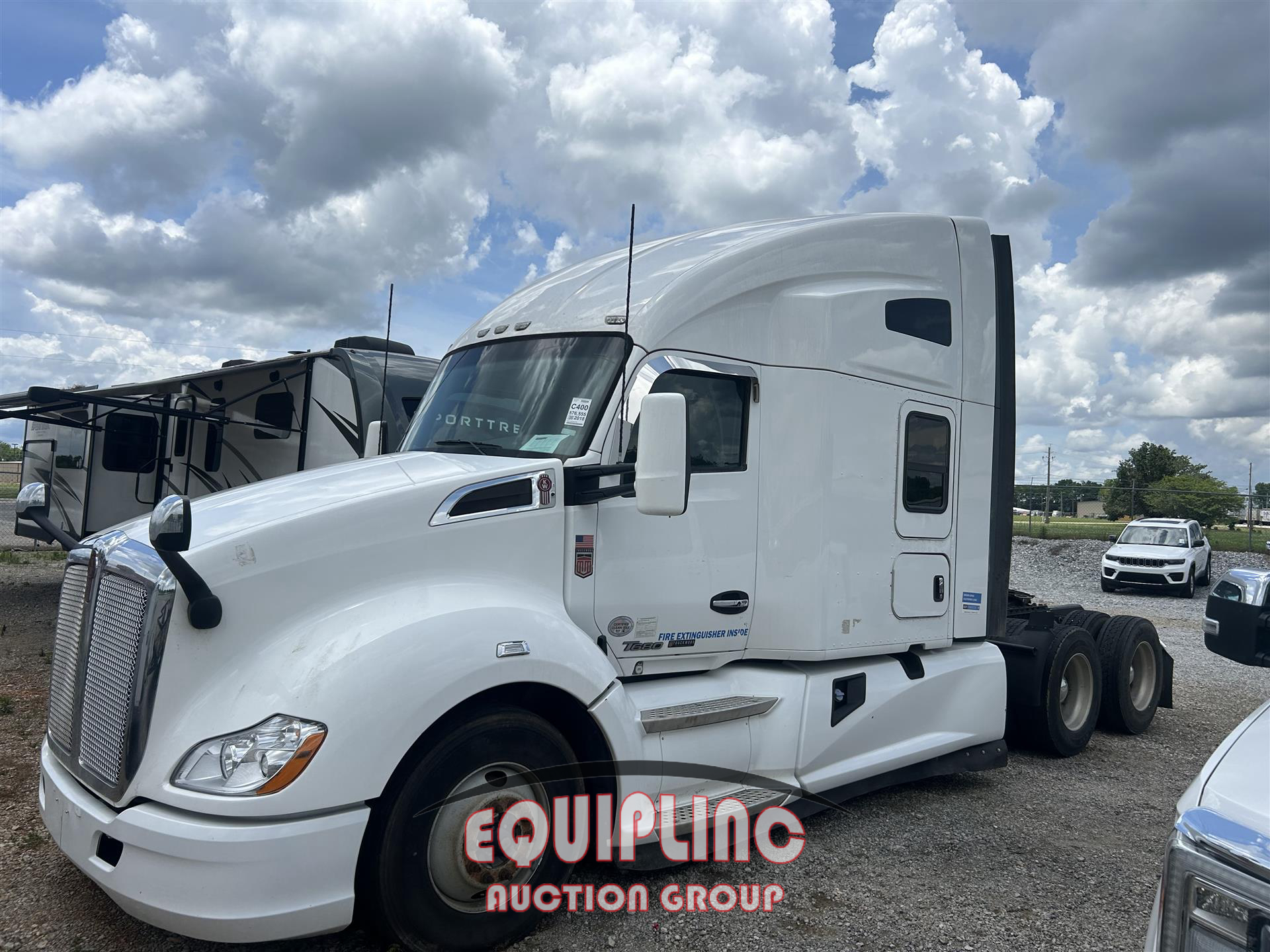2018 Kenworth T680 6X4 T/A SLEEPER TRUCK TRA