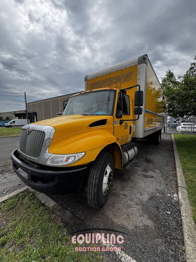 2019 International 4300 4X2 S/A 26FT NON CDL BOX 