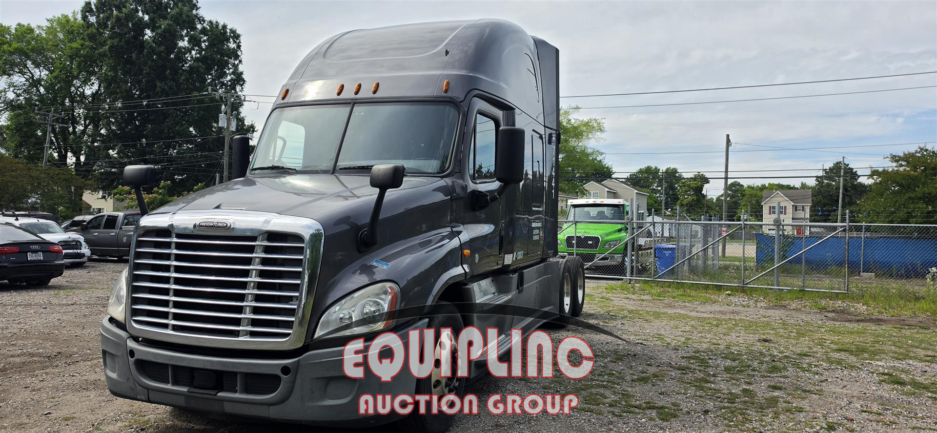 2018 Freightliner CASCADIA 6X4 T/A SLEEPER TRUCK