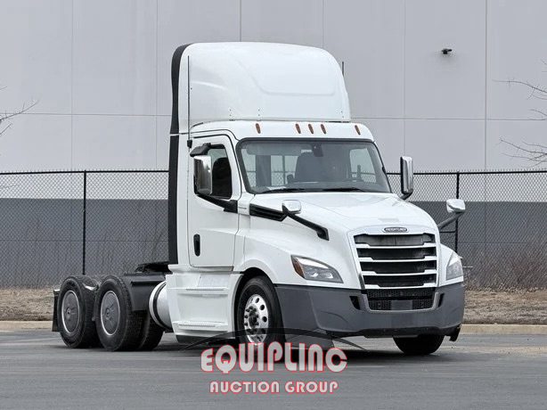 2019 Freightliner CASCADIA 126 6X4 T/A DAY CAB T