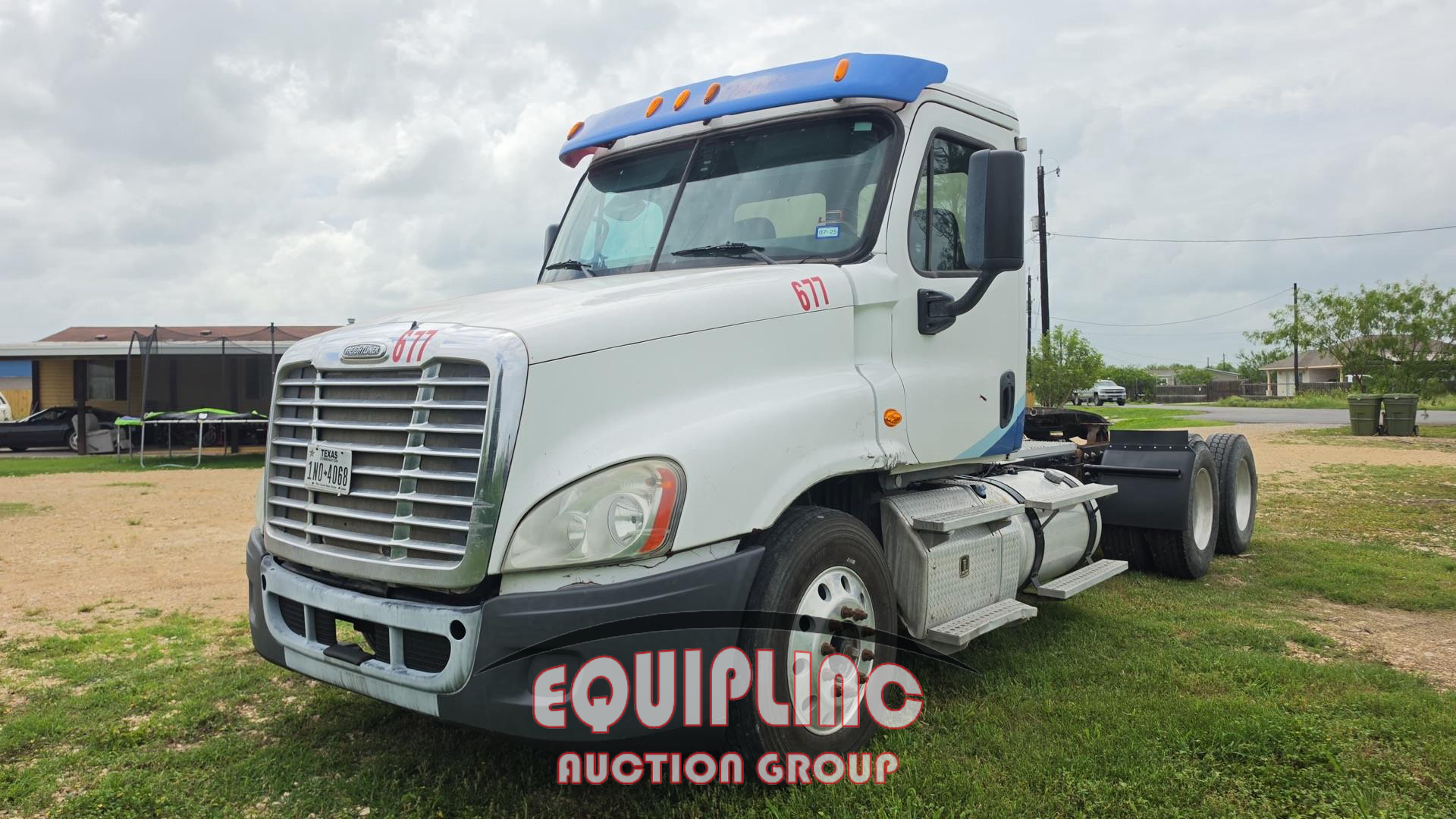 2013 Freightliner CASCADIA 6X4 T/A DAY CAB TRUCK