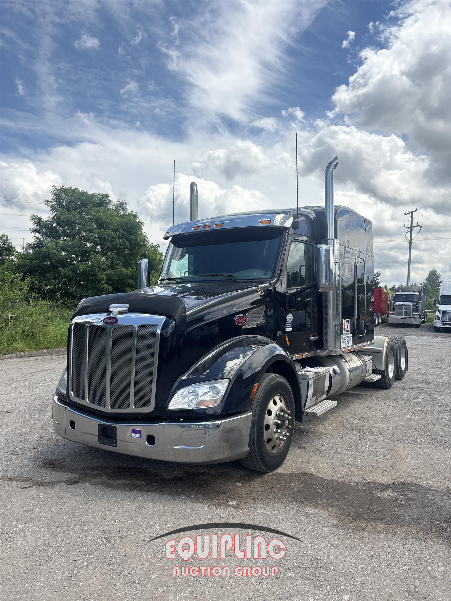 2016 Peterbilt 579 6X4 T/A SLEEPER TRUCK TRAC