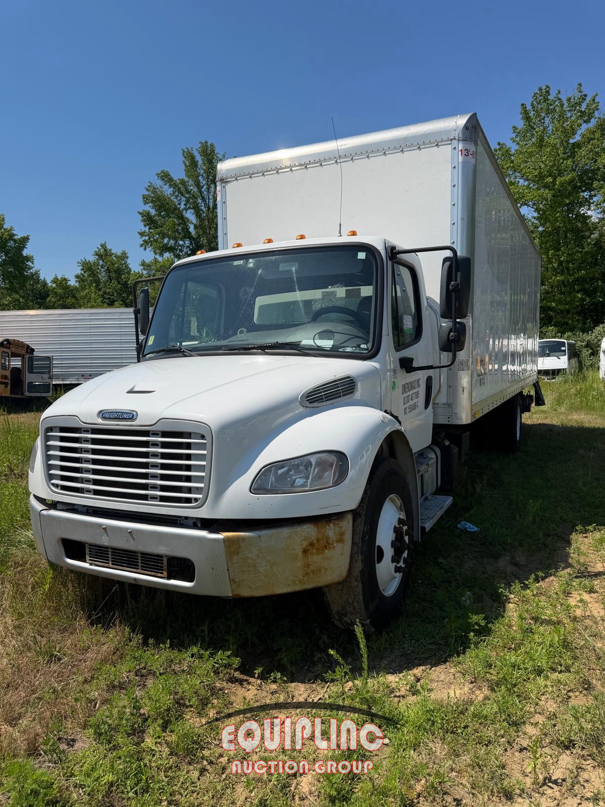 2020 Freightliner M2 4X2 S/A 26FT NON CDL BOX TR