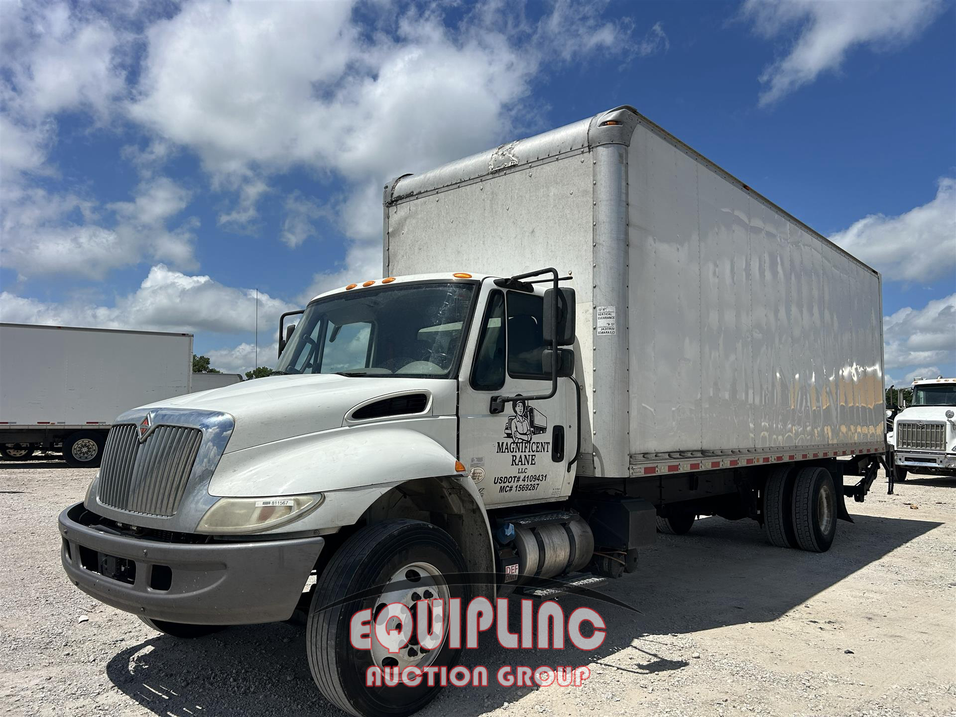2019 International 4300 4X2 S/A 26FT NON CDL BOX 