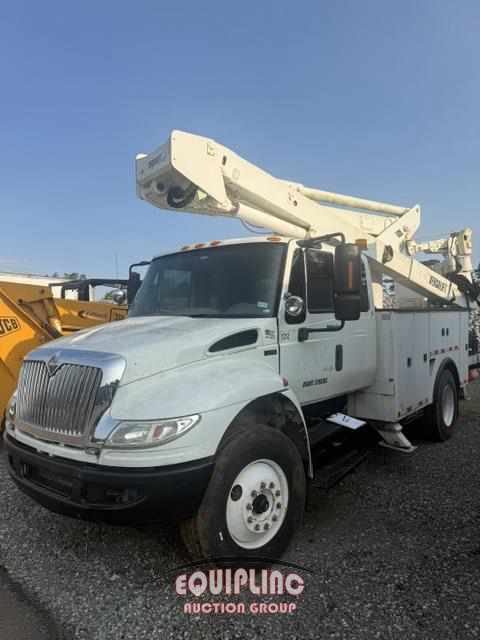 2013 International 4400 4X2 S/A BUCKET TRUCK