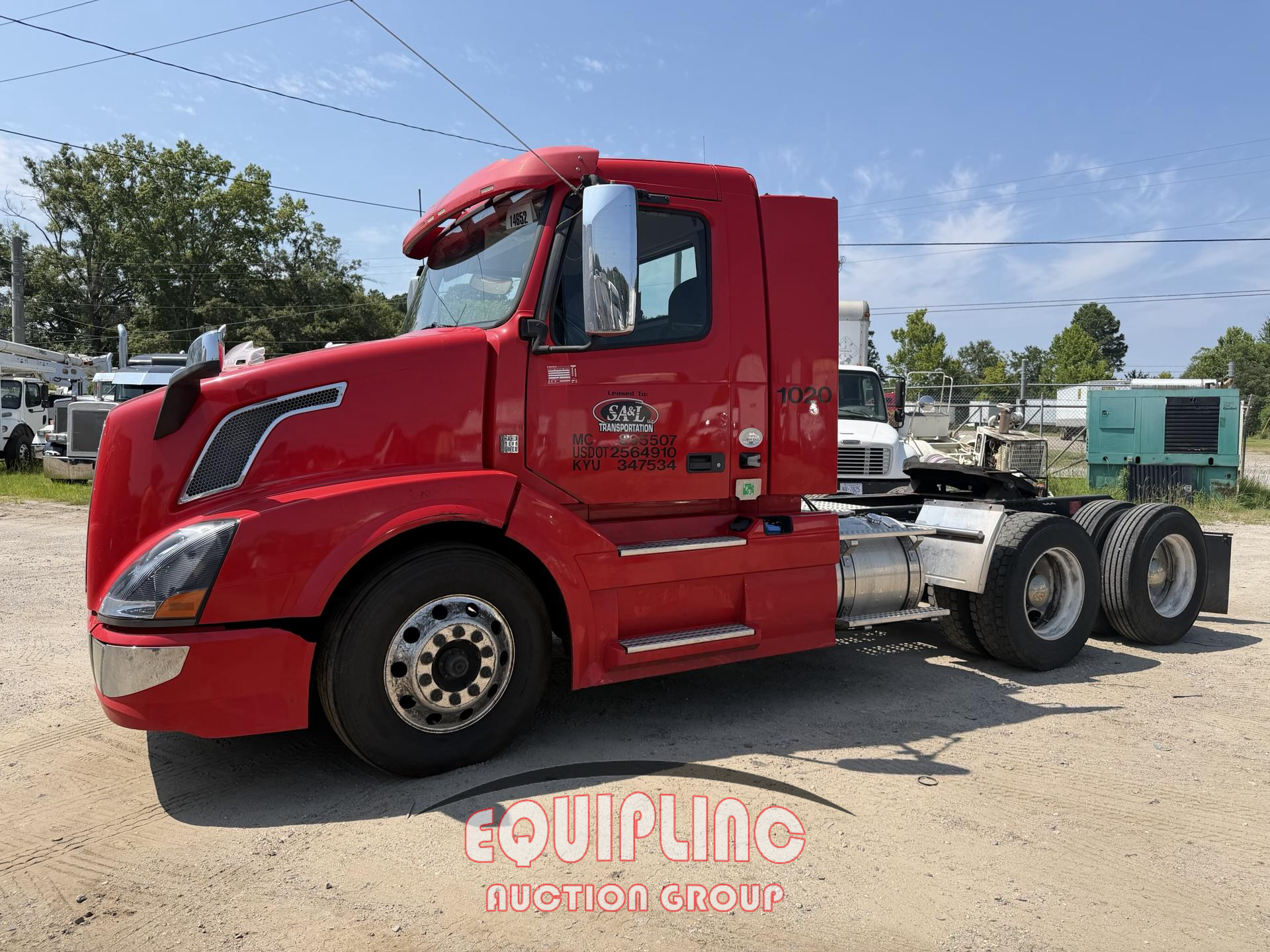 2017 Volvo VNL 6X4 T/A DAY CAB TRUCK