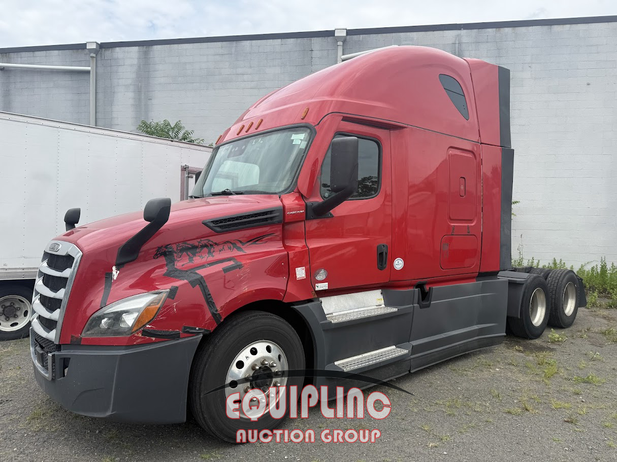 2020 Freightliner CASCADIA 6X4 T/A SLEEPER TRUCK