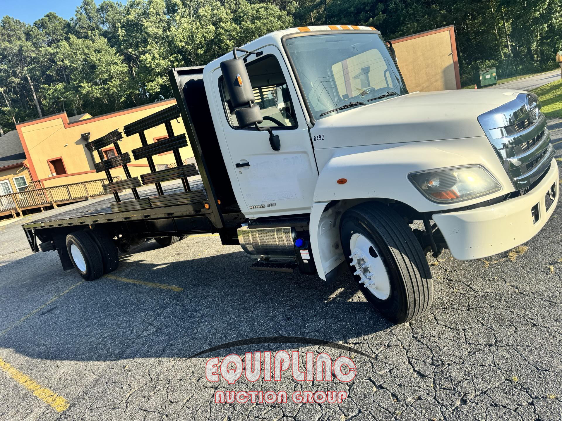 2015 Hino 268 4x2 S/A 26FT FLATBED