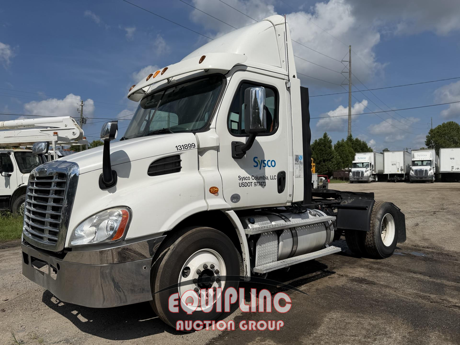 2013 Freightliner CA113DC 4X2 S/A DAY CAB TRUCK 