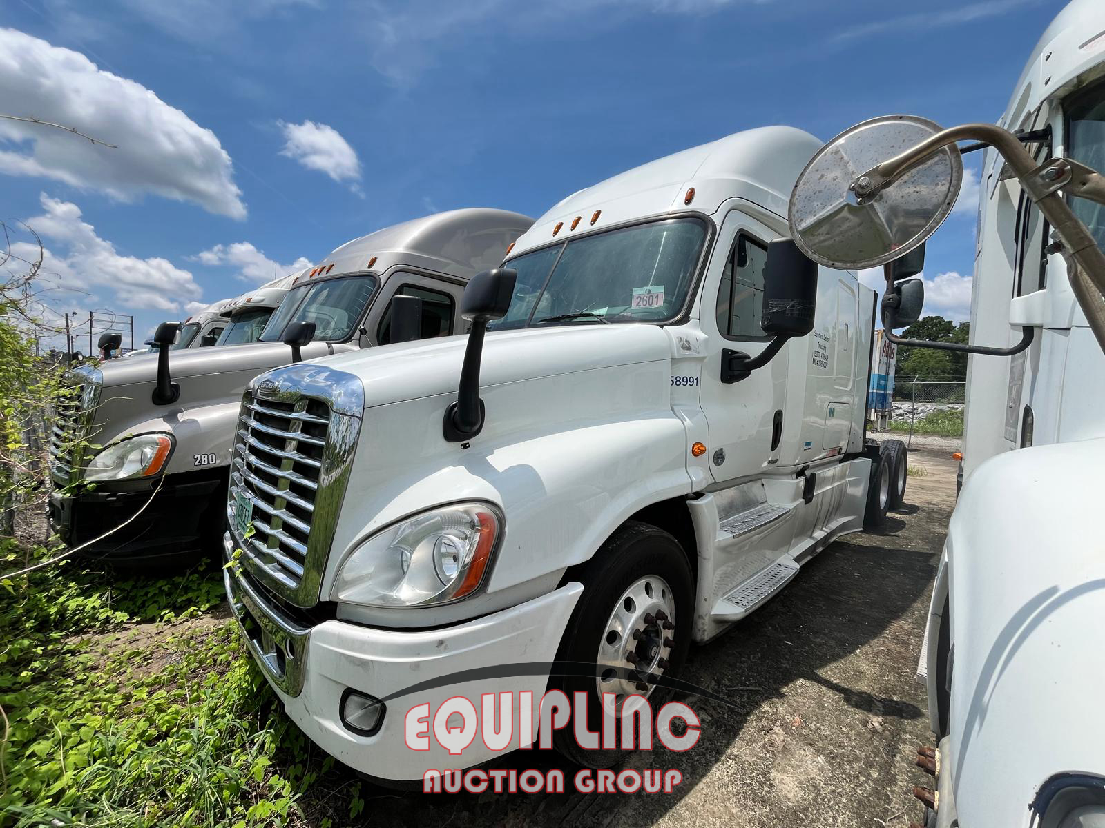 2018 Freightliner CASCADIA 125 6X4 T/A SLEEPER T