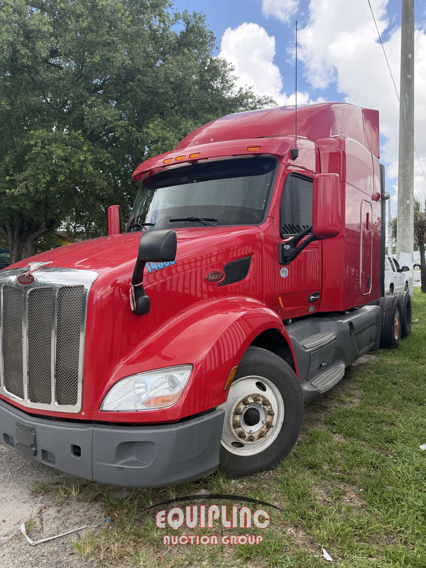 2019 Peterbilt 579 6X4 T/A SLEEPER TRUCK TRAC