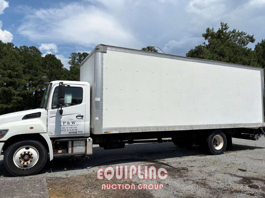 2016 Hino 268A 26' Box Truck