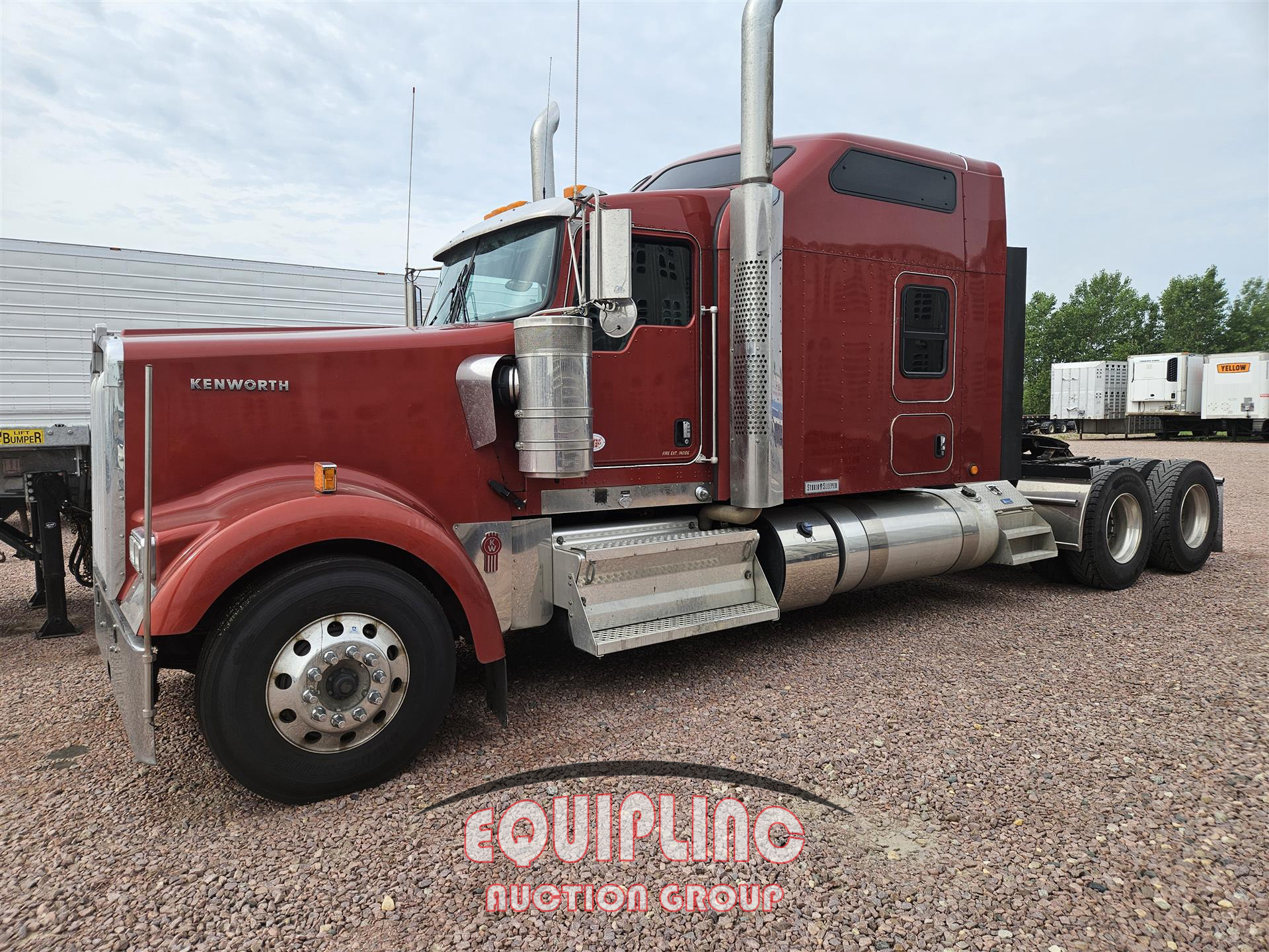 2025 Kenworth W900 6X4 T/A SLEEPER TRUCK TRA