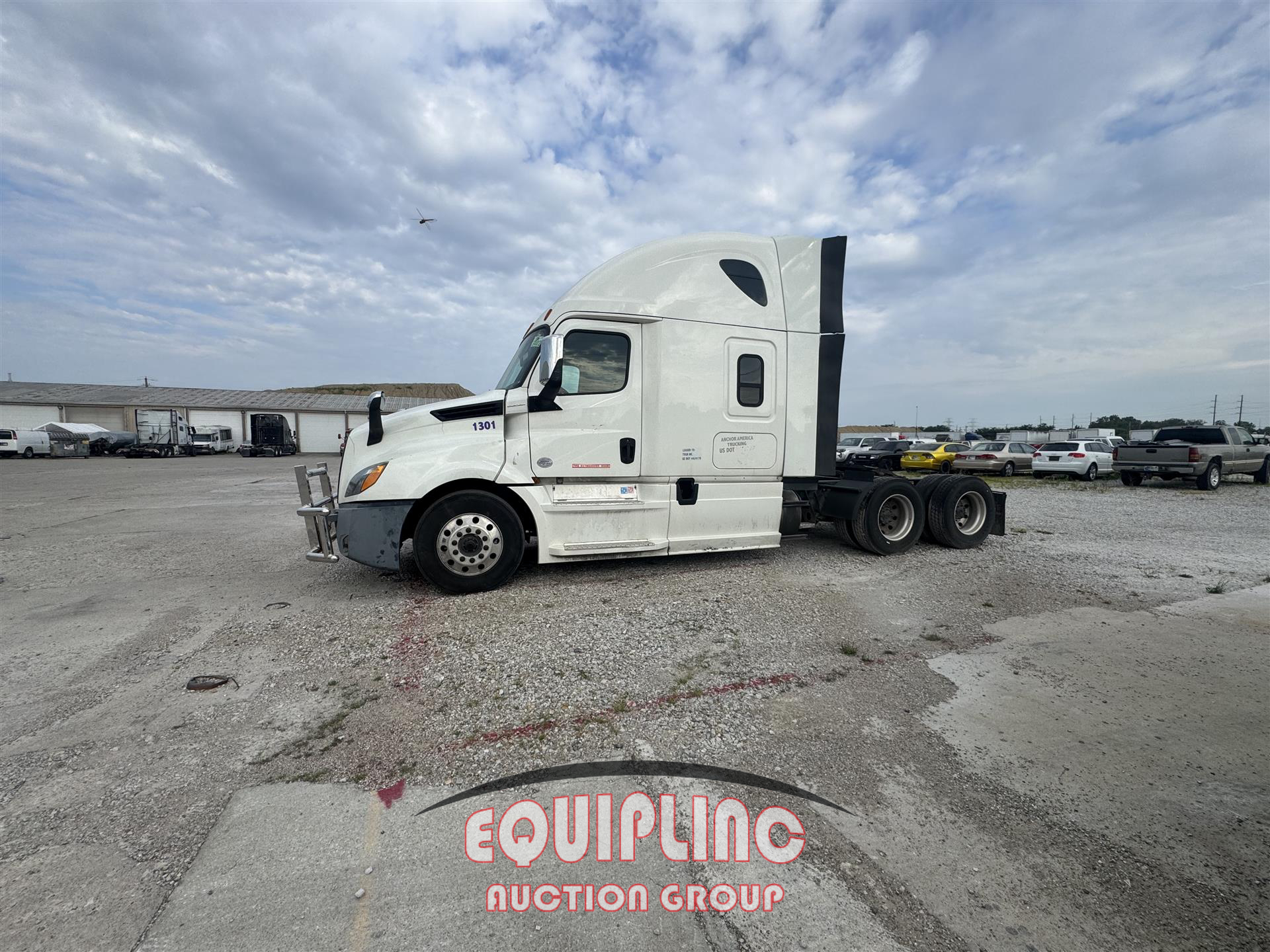 2020 Freightliner CASCADIA 6X4 T/A SLEEPER TRUCK