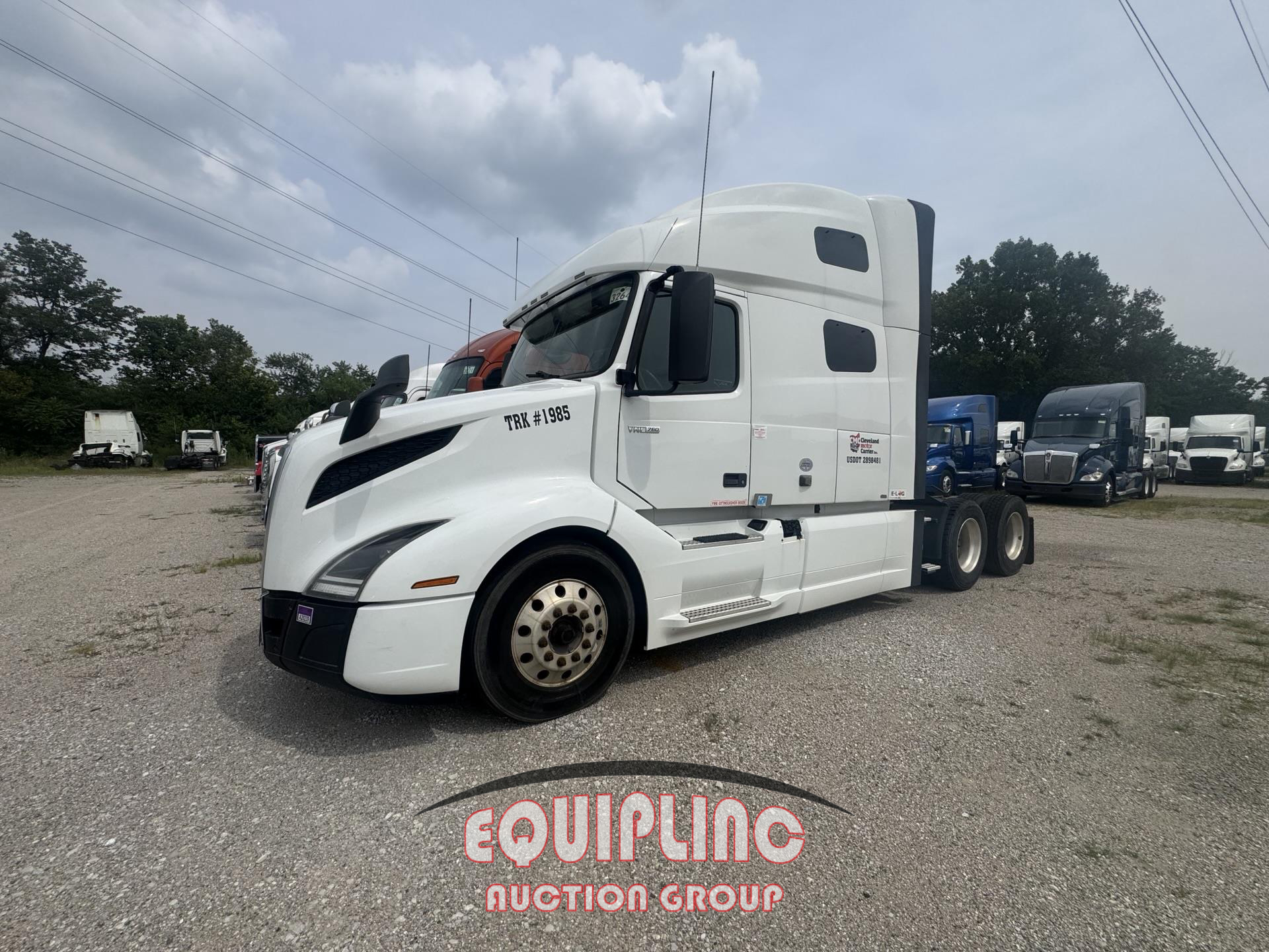 2019 Volvo VNL 6X4 T/A SLEEPER TRUCK TRAC