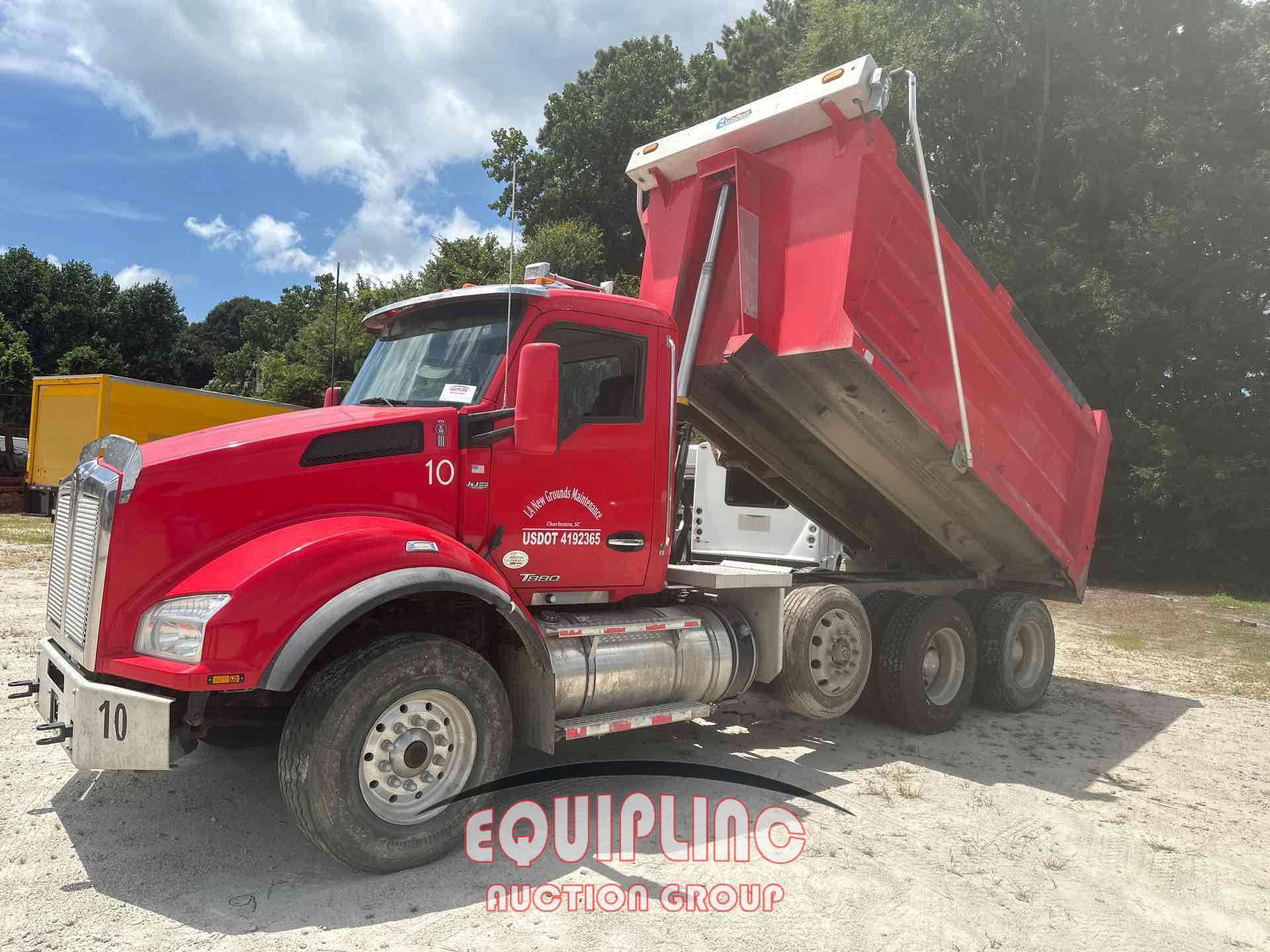 2020 Kenworth T880 TRI/A DUMP TRUCK 