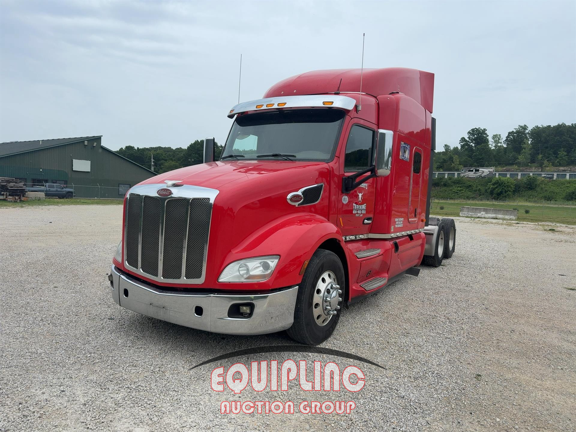 2017 Peterbilt 579 6X4 T/A SLEEPER TRUCK TRAC