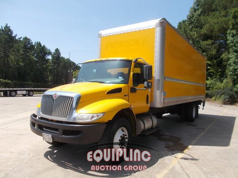 2020 International MV607 4X2 SA 26FT NON CDL BOX 