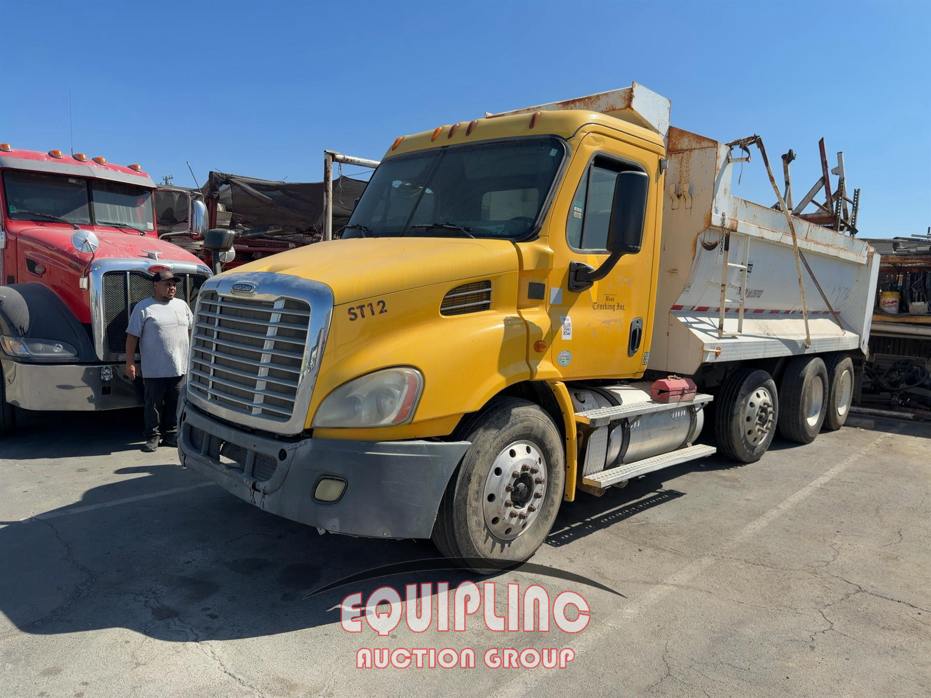 2013 Freightliner CASCADIA TRI/A DUMP TRUCK