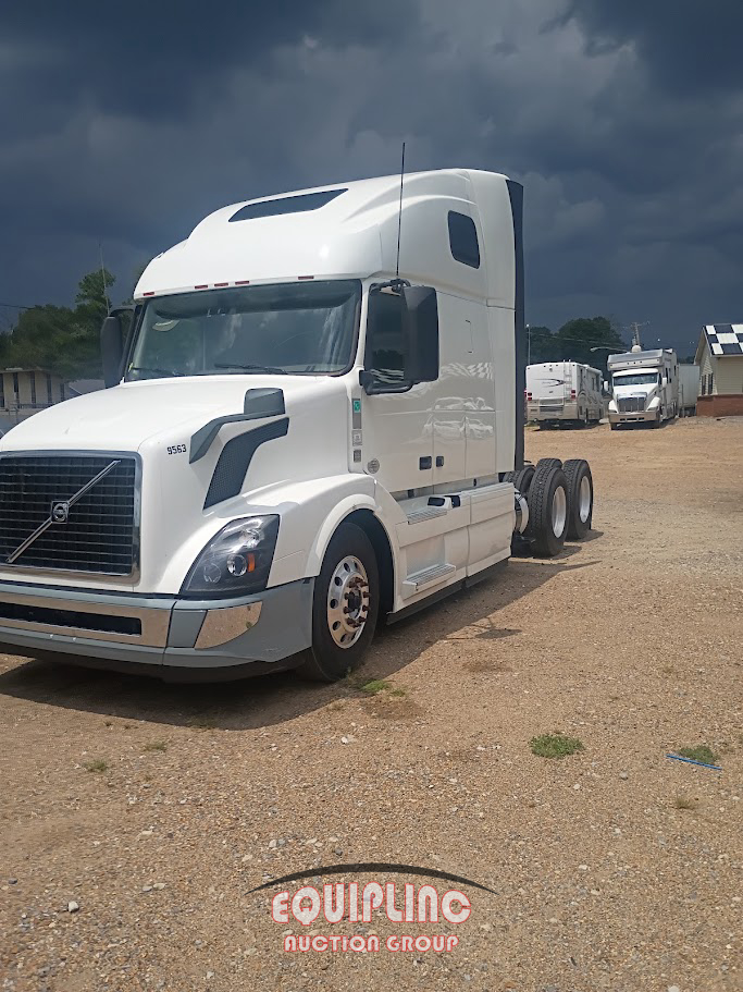 2018 Volvo VNL 670 6X4 T/A SLEEPER TRUCK 