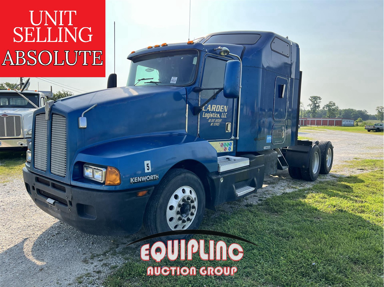 2000 Kenworth T600 6X4 T/A MID ROOF TRUCK TR
