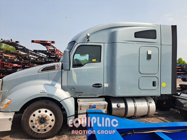 2018 Kenworth T680 T/A SLEEPER TRUCK