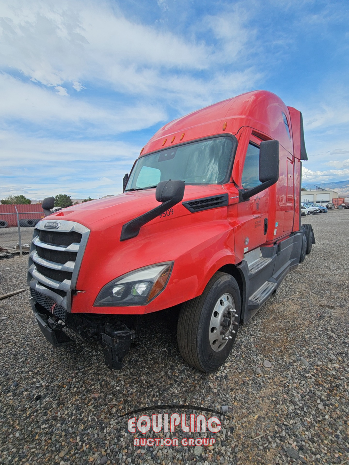 2021 Freightliner CASCADIA 6X4 T/A SLEEPER TRUCK
